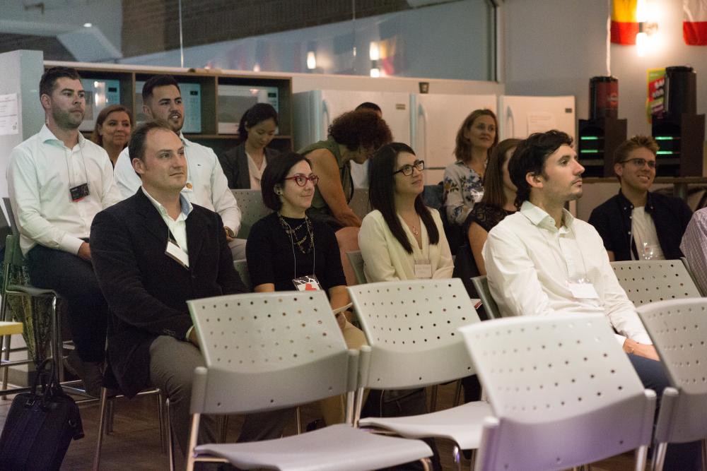 HX5B2630 « Communiquer sa couleur » conférence