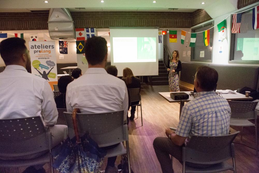 HX5B2644 « Communiquer sa couleur » conférence