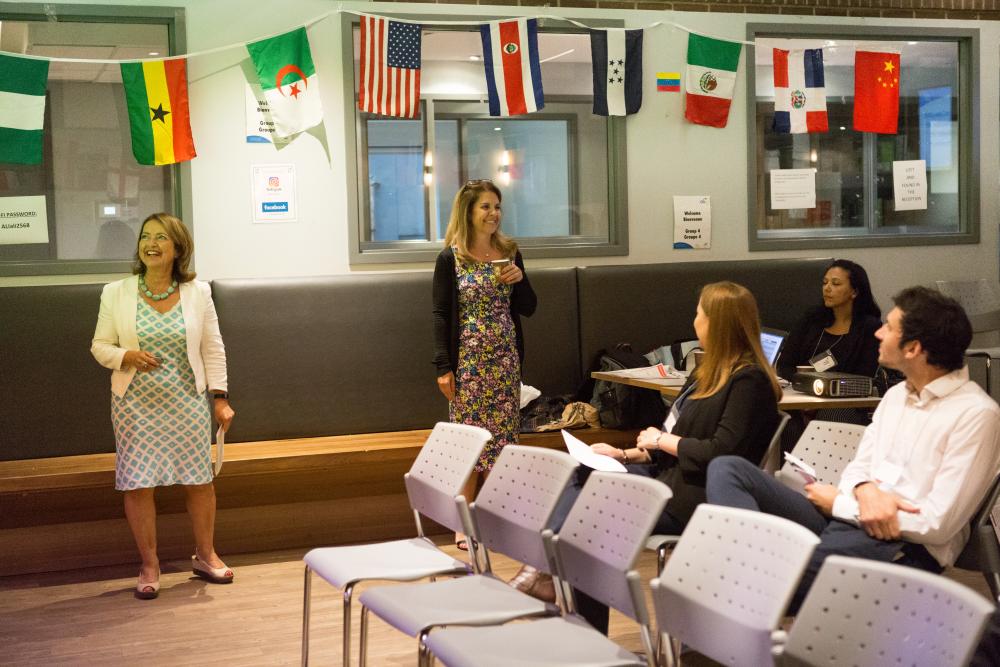 HX5B2702 « Communiquer sa couleur » conférence